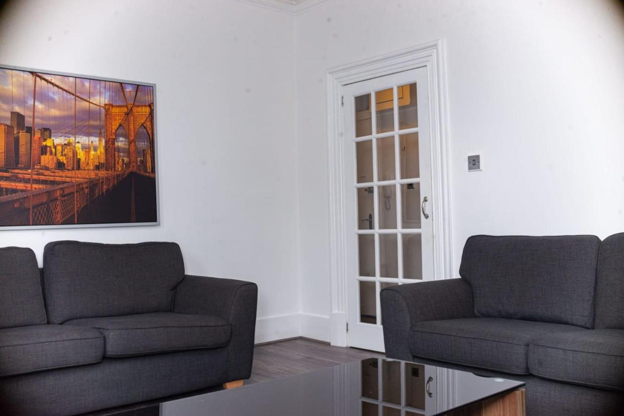 Entire Fabulous 2Bedroom First Floor Flat Located Within Close Proximity To City Centre & University Of Aberdeen With Private Parking Екстер'єр фото