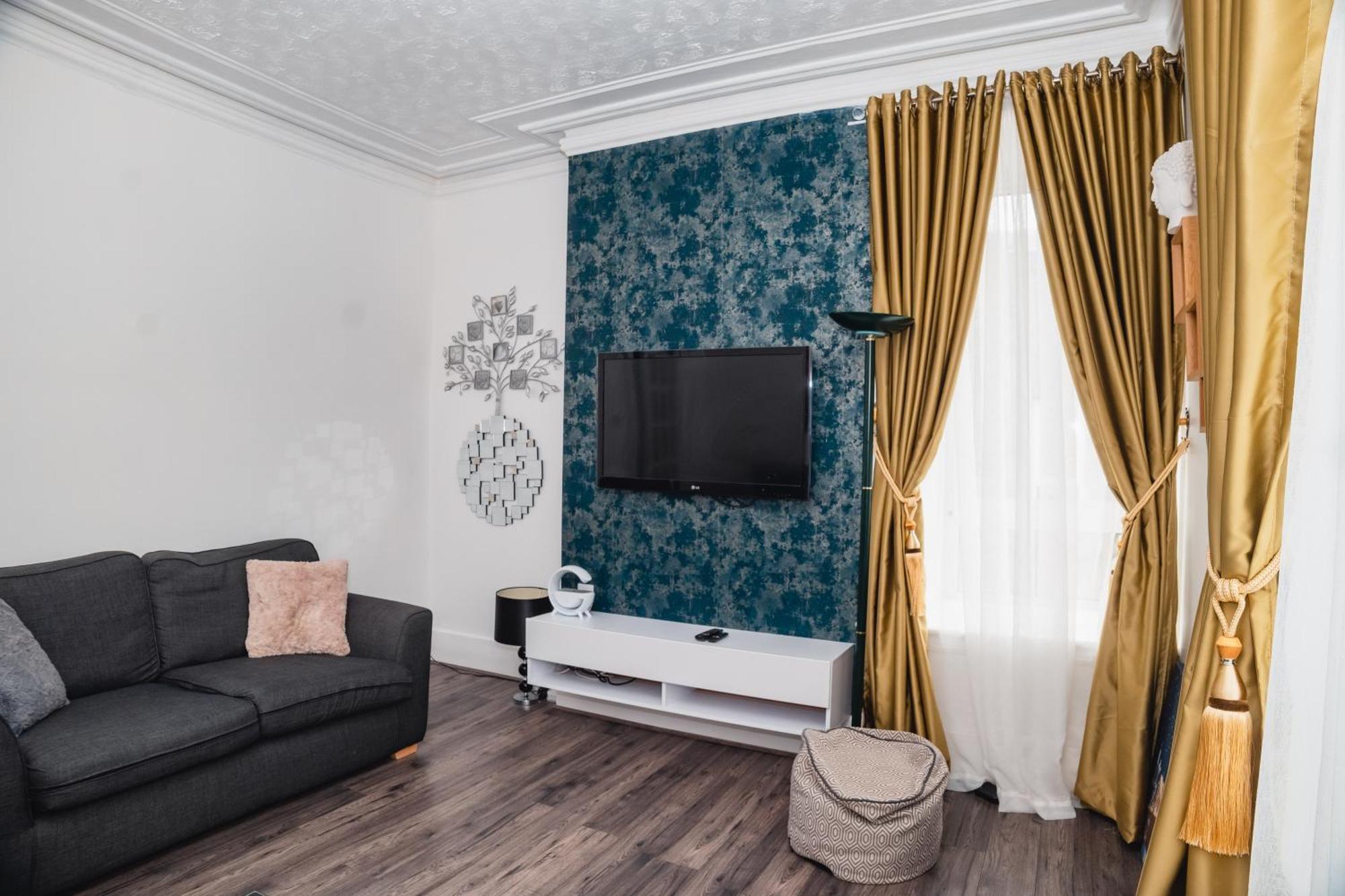 Entire Fabulous 2Bedroom First Floor Flat Located Within Close Proximity To City Centre & University Of Aberdeen With Private Parking Екстер'єр фото